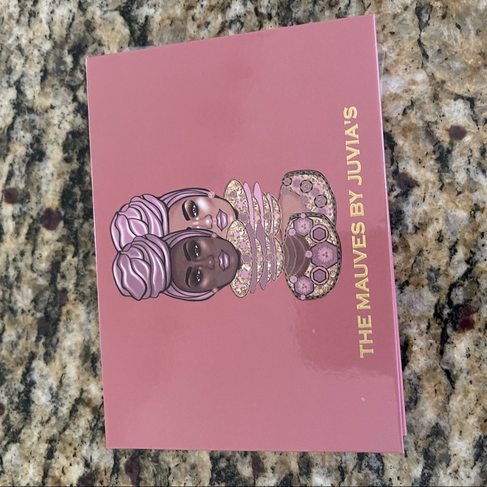 Juvia’s Place The Mauves eyeshadow palette